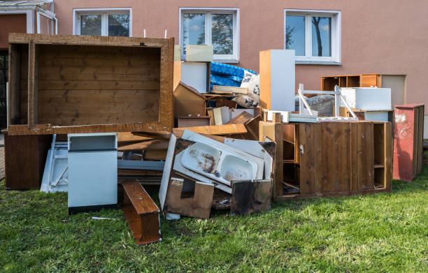 Best Office Junk Removal  in Clendenin, WV